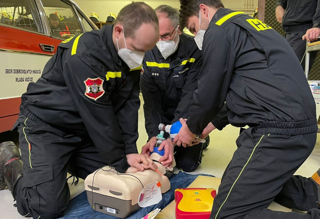Školení první pomoci a AED